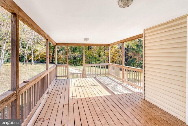 Building Photo - 3101 Burbank Ln