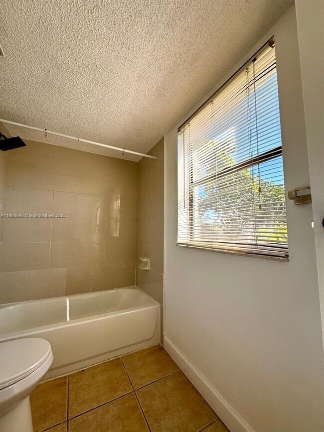 Building Photo - 4341 W McNab Rd