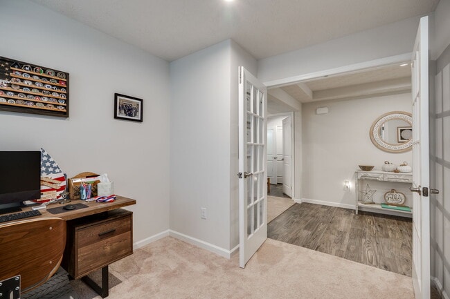 Building Photo - 194 Cresting Rd