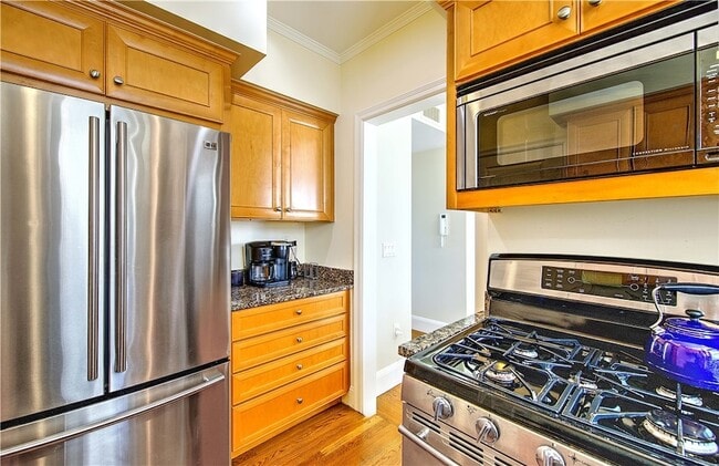 Building Photo - 1180 Narragansett Blvd