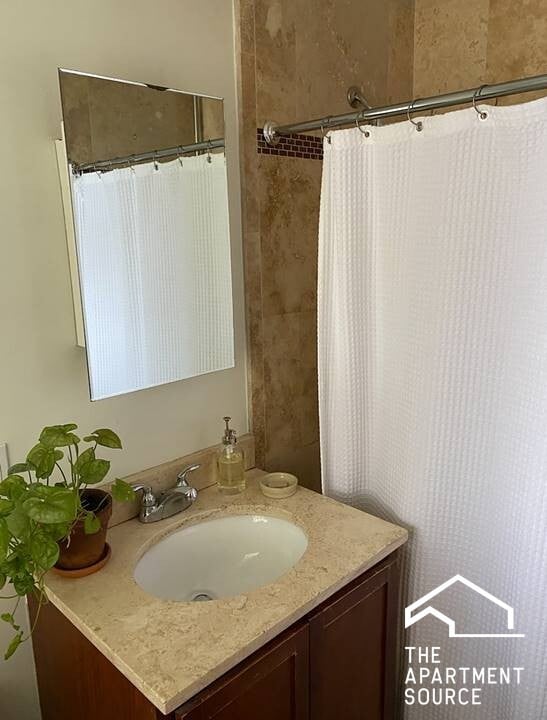 Building Photo - 1623 W Wallen Ave