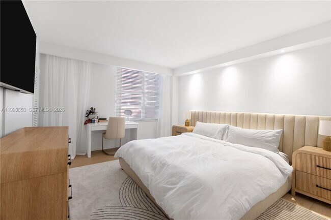 Building Photo - 5161 Collins Ave