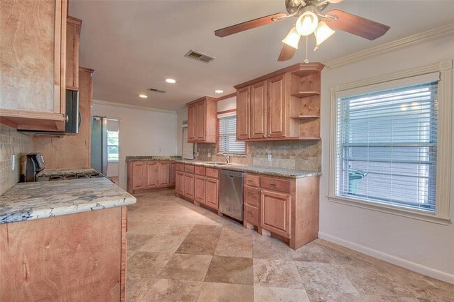 Building Photo - 4710 Willowbend Blvd