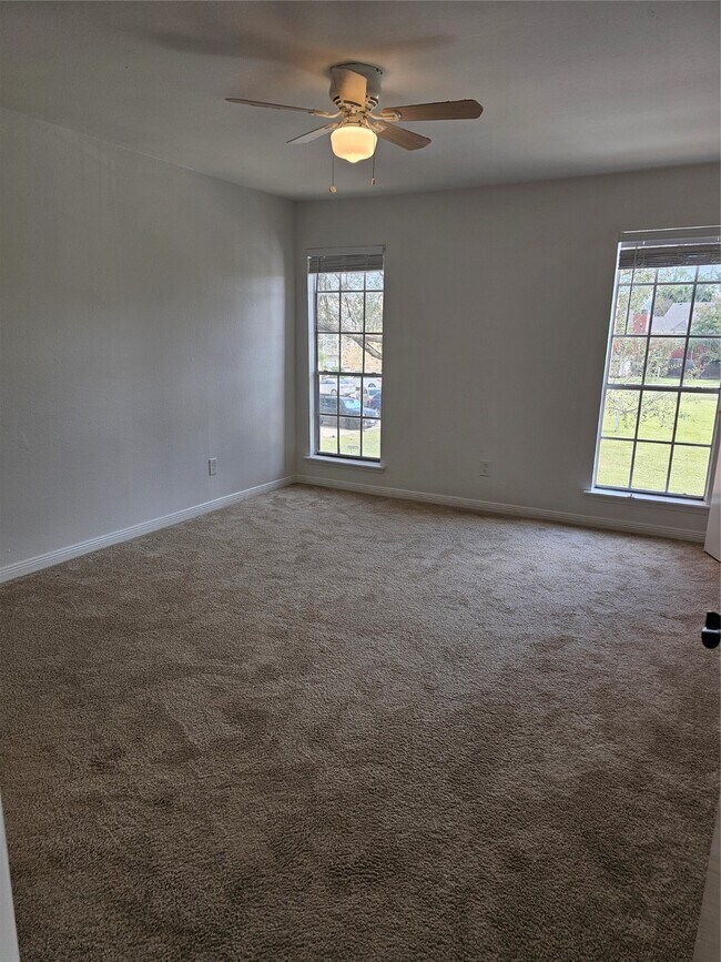 Building Photo - 2626 Holly Hall St