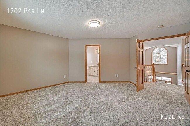 Building Photo - 1702 Par Ln