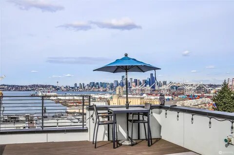 Building Photo - 2064 SW Charlestown St