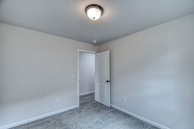 Building Photo - Brand New Construction in Varenna Landing!
