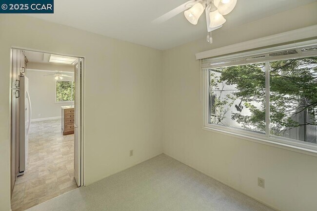 Building Photo - 3377 Rossmoor Pkwy
