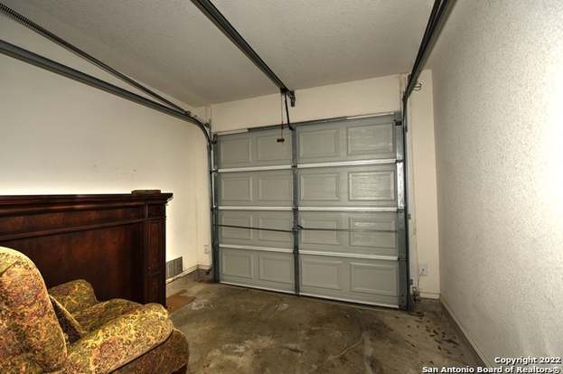 Building Photo - 3202 Eisenhauer Rd