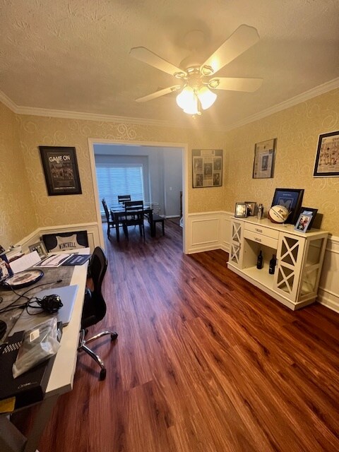 Building Photo - 680 Suwanee Lakes Cir