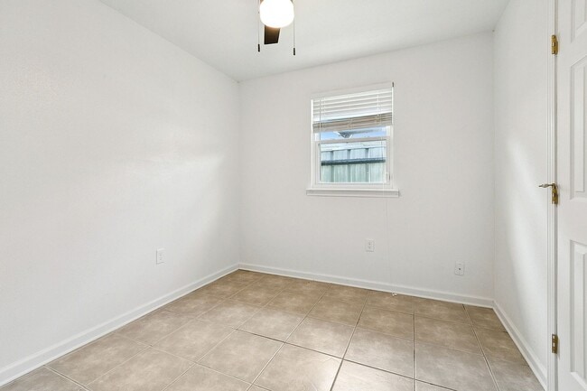 Building Photo - Beautiful Kenner Home 3 Bedroom! Must See!