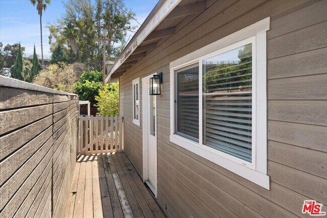 Building Photo - 6210 Hayes Ave