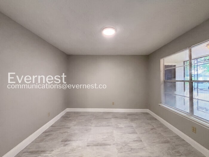 Building Photo - 1334 Willersley Ln