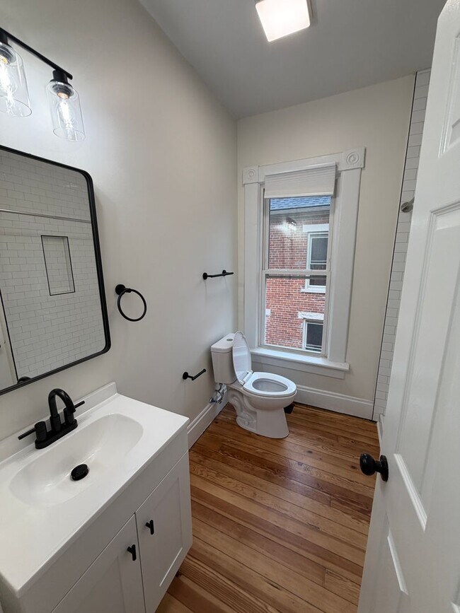 Building Photo - 415 Hanford St