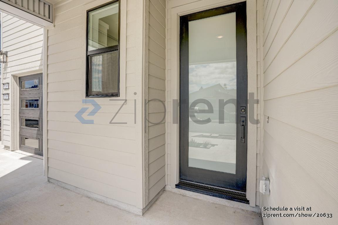 Building Photo - 2203 Versaro Dr