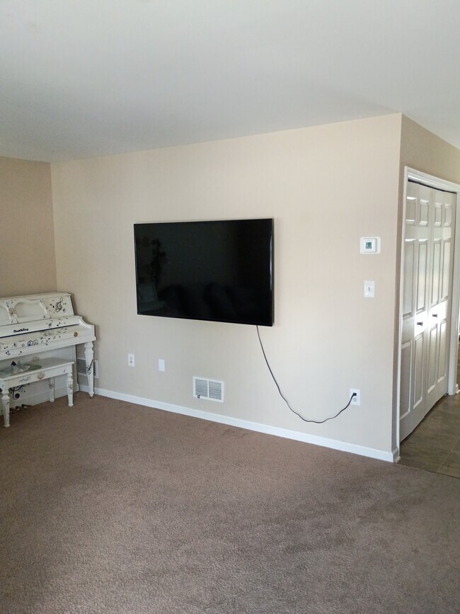Building Photo - 519 Indian Rock Cir