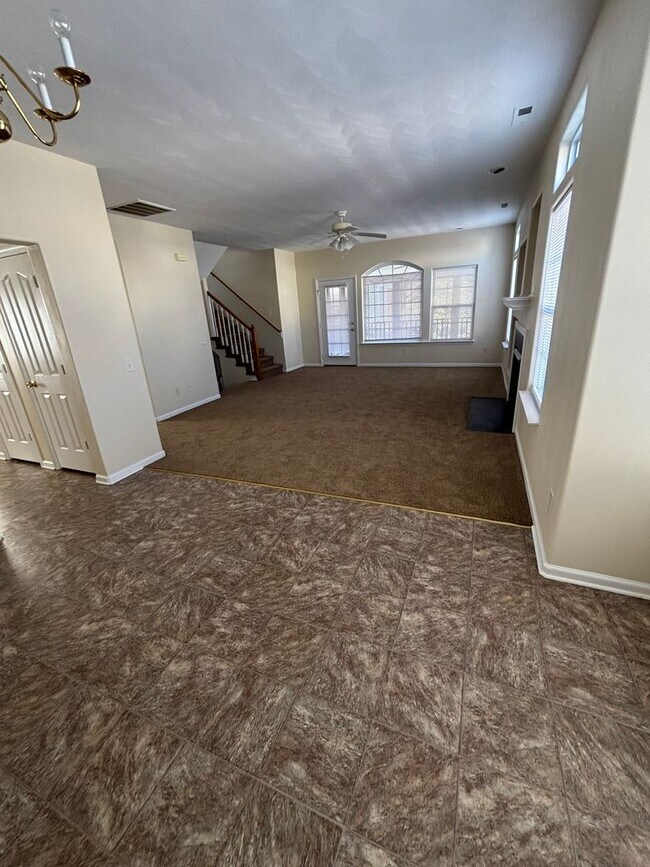 Building Photo - Beautiful 3-Bedroom, 2.5-Bathroom Condo at...