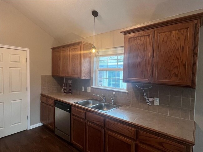 Building Photo - 15920 Korie Dr