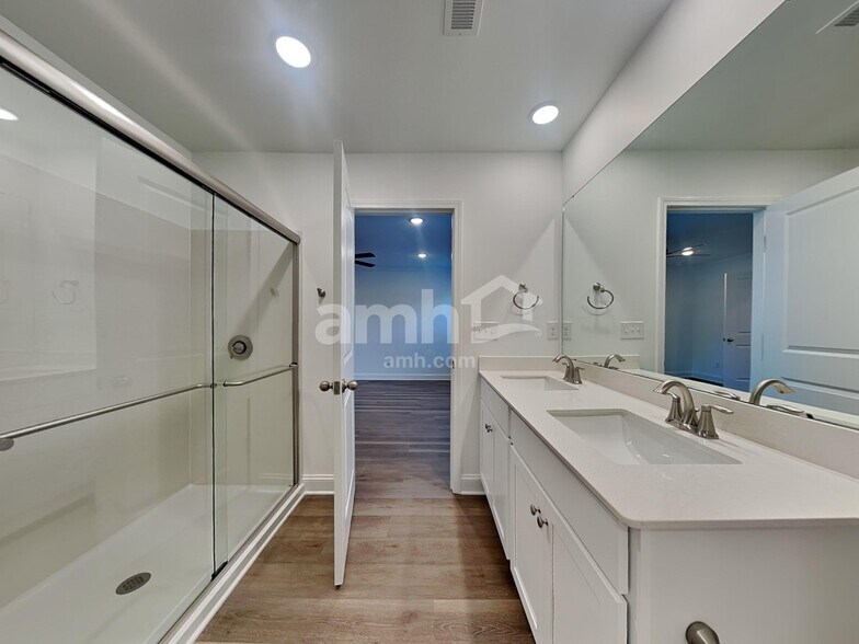 Building Photo - 4780 McDade Lane