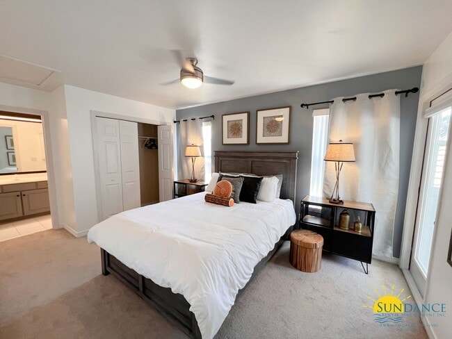 Building Photo - Custom Furnished 4 bed 3.5 bath in Emerald Bay!