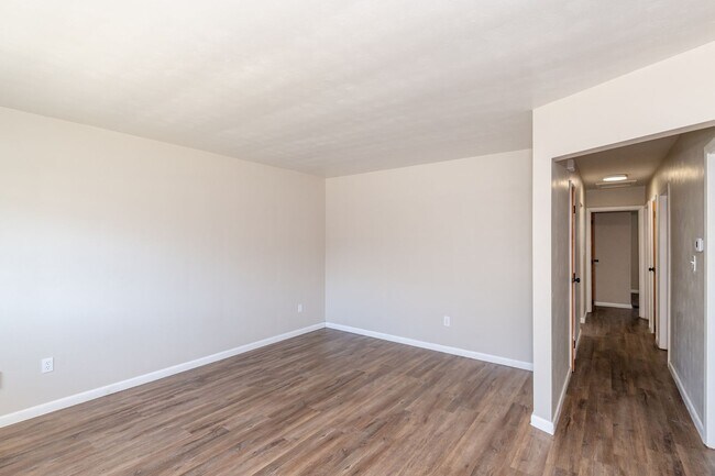 Building Photo - Adorable 2-bedroom 2-bathroom home