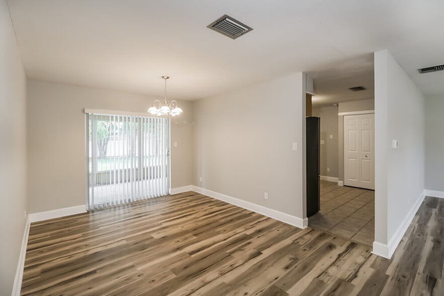 Building Photo - 31213 Lancewood Dr