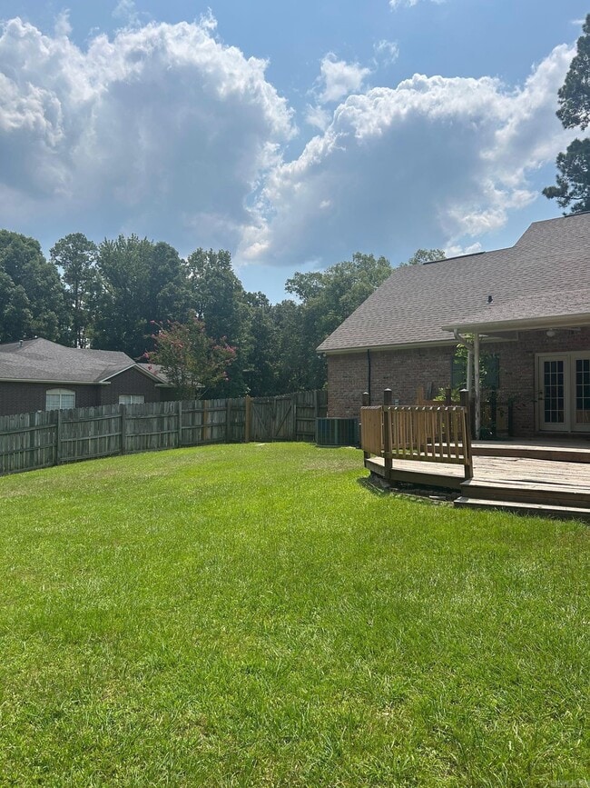 Building Photo - 5506 Oakwood Dr