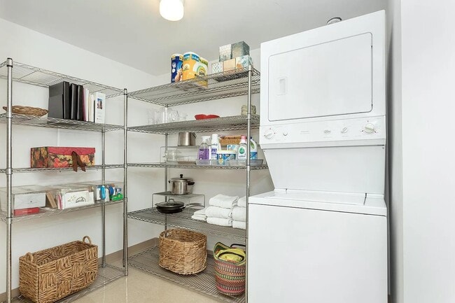 Building Photo - 1135 Shelby St