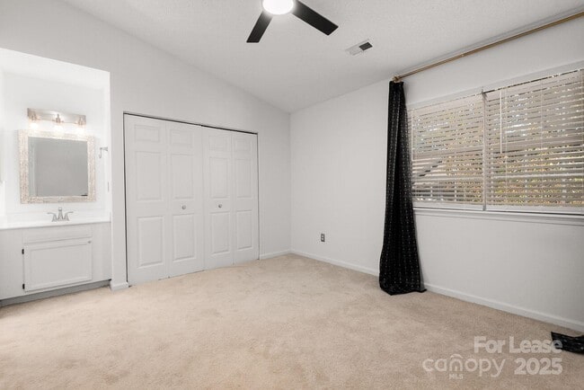 Building Photo - 9204 Four Mile Crk Rd