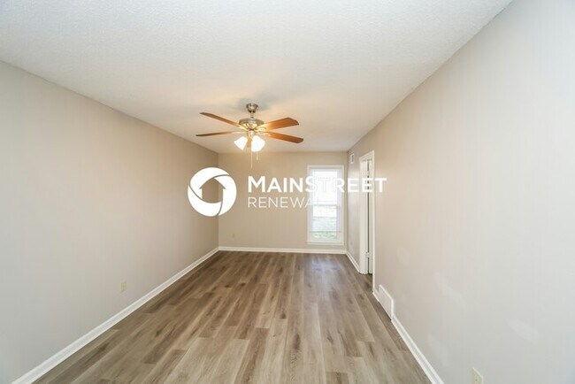 Building Photo - 3 Bedroom Pet-Friendly Home in Memphis, TN with Main Street Renewal