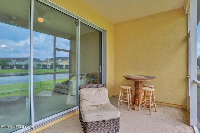 Building Photo - 6846 Roundleaf Dr
