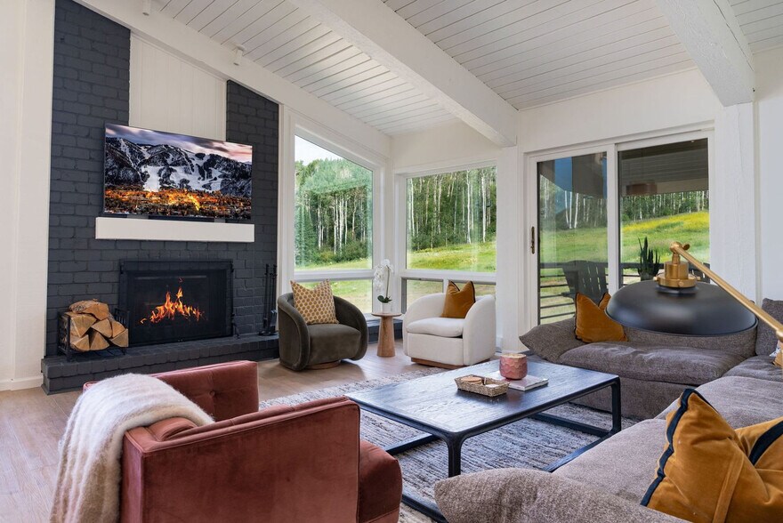 Primary Photo - 360 Wood Rd