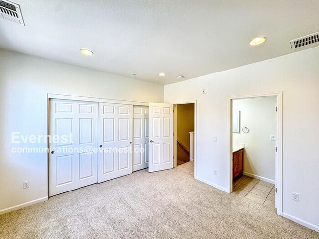 Building Photo - 69 Ede Ln