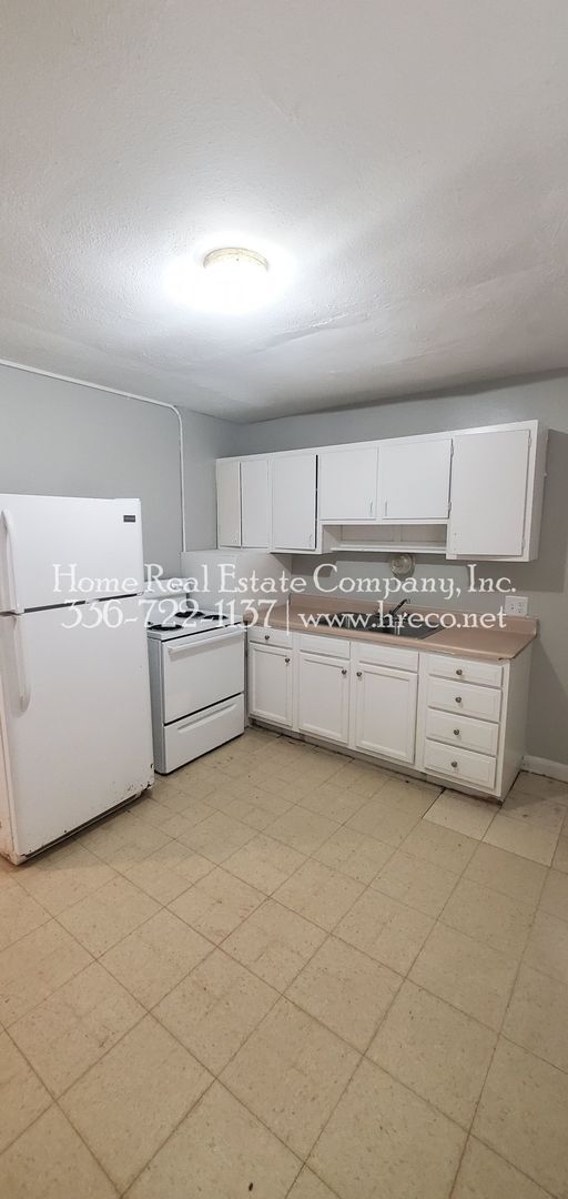 Building Photo - 1231 Gholson Ave S East