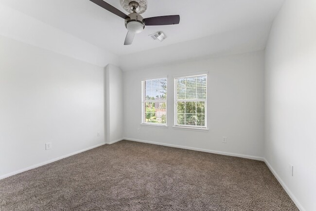 Building Photo - 2 Granite Path Pl
