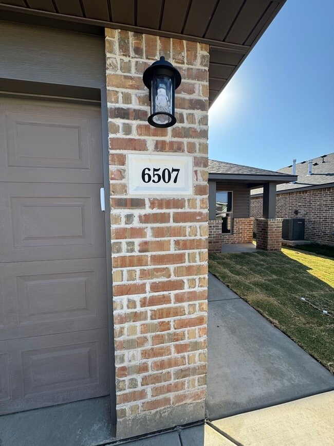 Building Photo - Brand Newer Construction 3/2/2