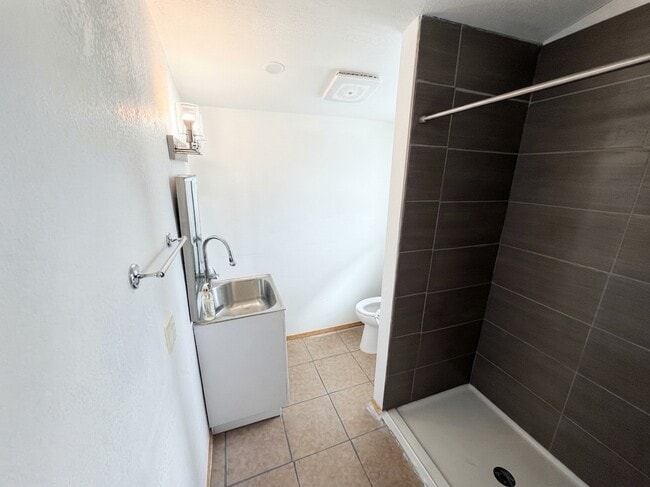 Building Photo - 110 E 300 S
