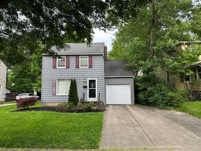 Building Photo - 1547 Commodore Rd
