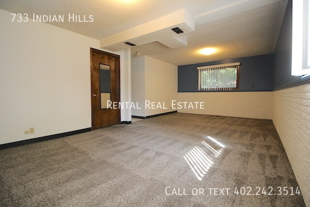 Building Photo - 733 Indian Hills Dr