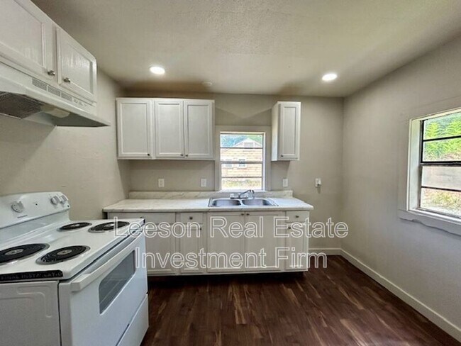 Building Photo - 7041 Penny St