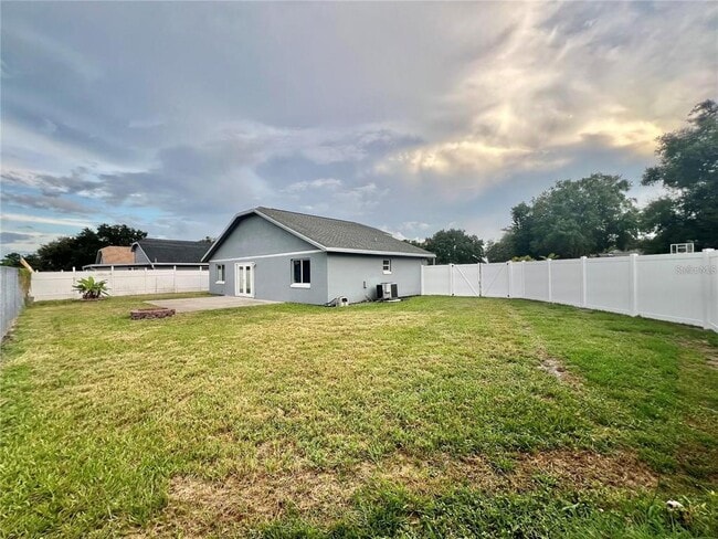 Building Photo - 12500 Wisconsin Woods Ln