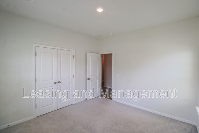 Building Photo - 150 Daniels Creek Cir