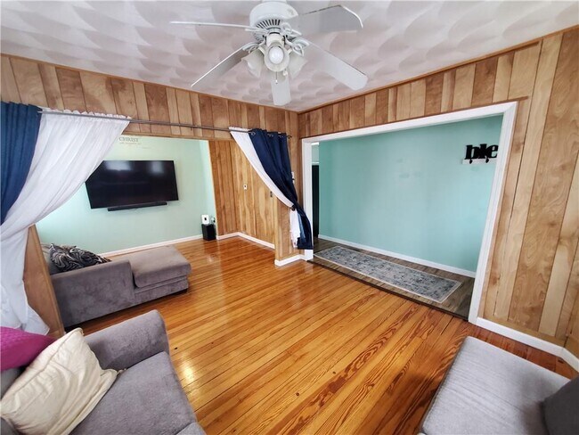 Building Photo - 75 Naples Ave