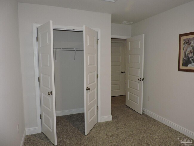 Building Photo - 7170 Village Ln