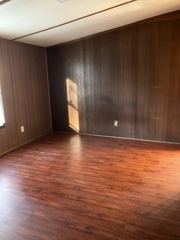 Building Photo - 3 Bedroom 2 Bathroom