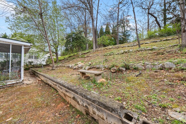 Building Photo - 1504 Hixson Pike