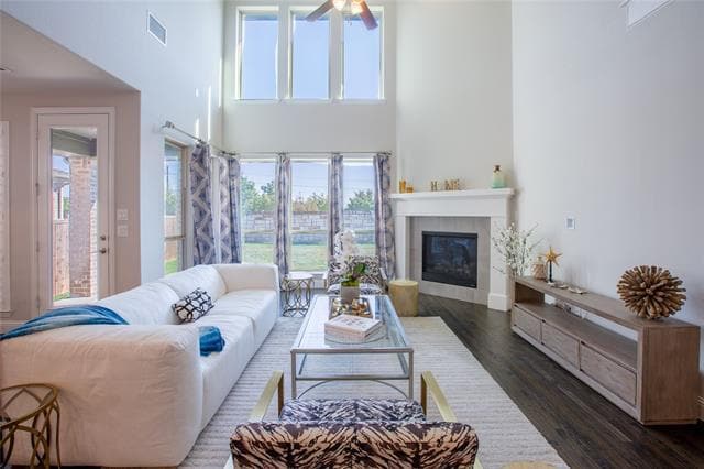 Building Photo - 2520 Saffire Way