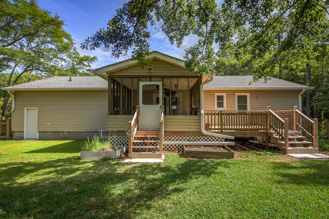 Building Photo - 3609 White Dr