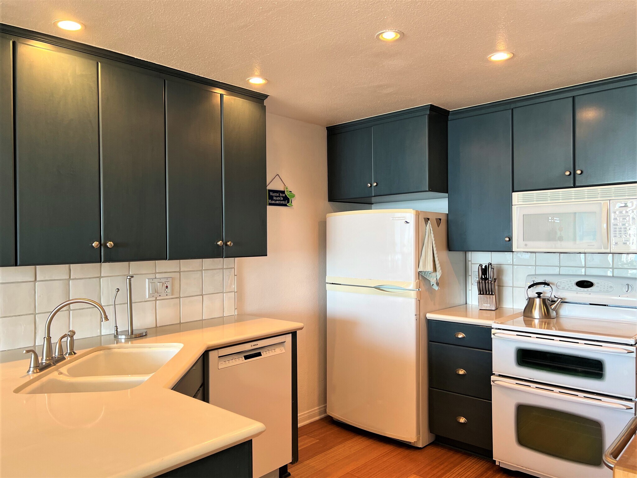 Building Photo - 665 The Village