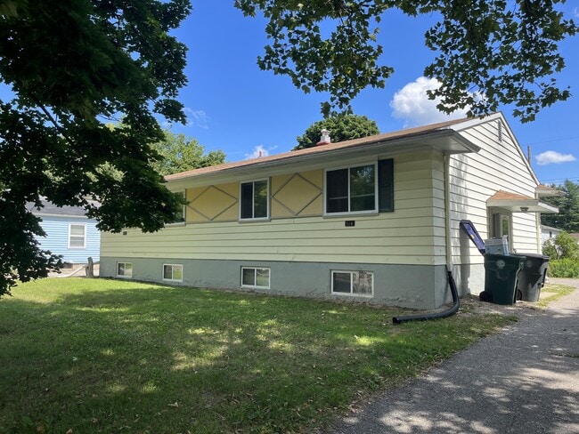 Building Photo - 514 Virginia Ave